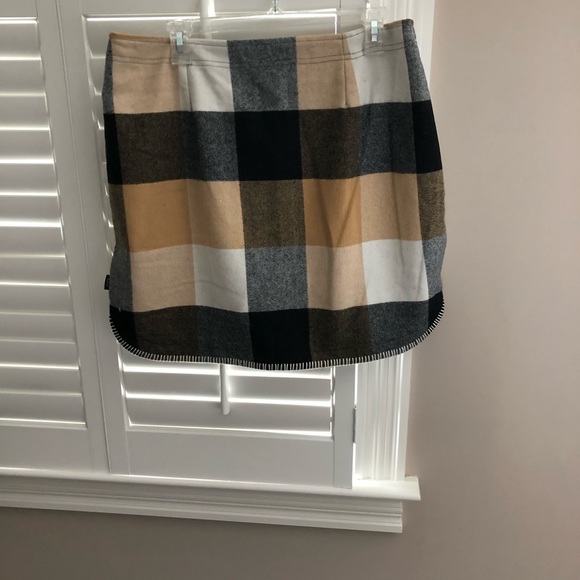 Woolrich Cream & Black Plaid Wool Mini Skirt - Picture 4 of 7